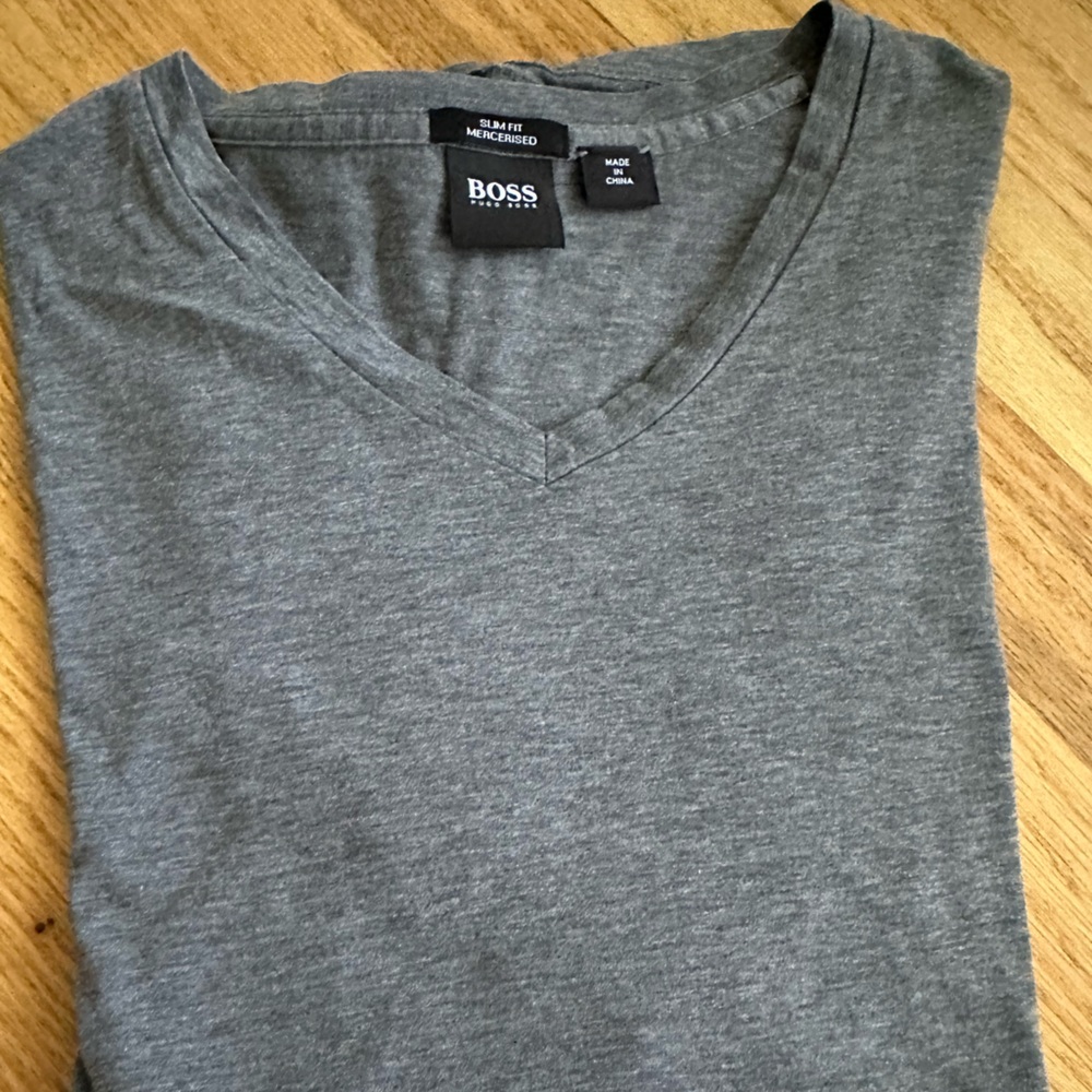 Hugo Boss V Neck Grey T Shirt Medium